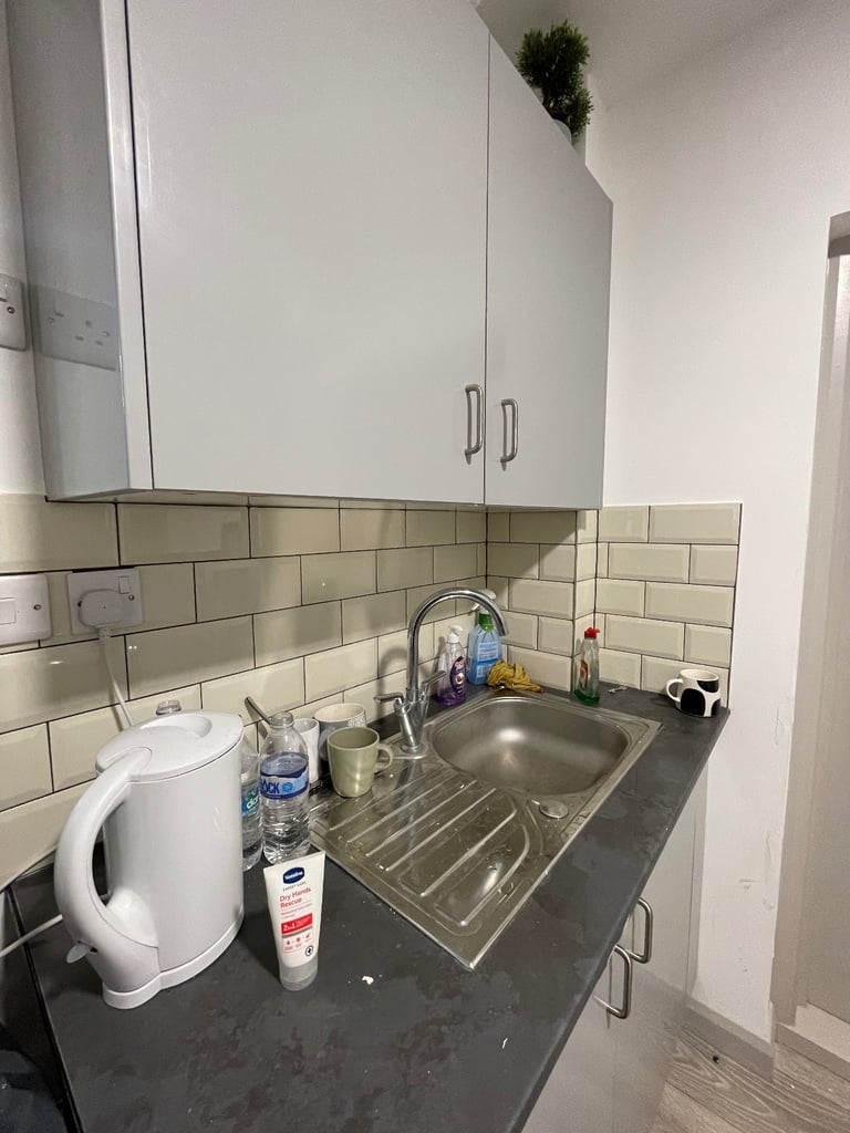 Two desks to let - Shared office space - Mile End Road E1