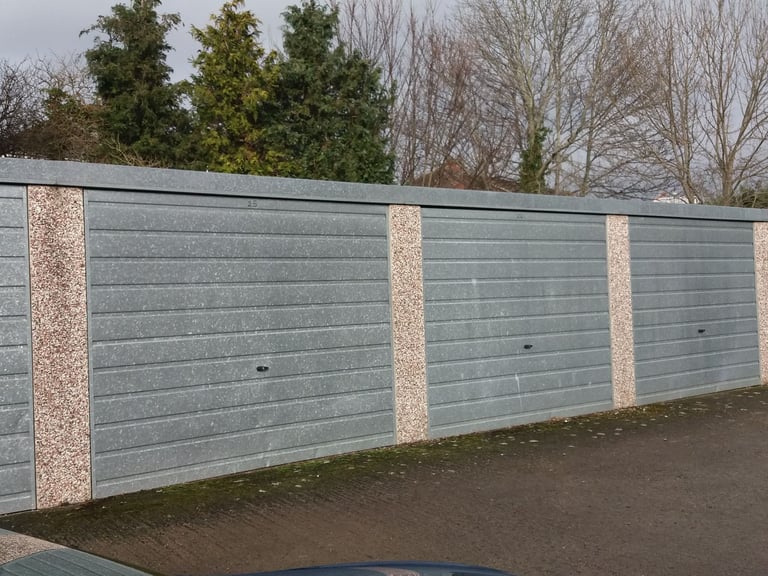 Garage to rent (18' x 9') in quiet location off Callington Rd, Brislington, Bristol BS45BP