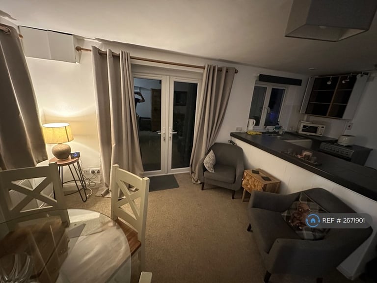 1 bedroom house in Trelander Highway, Truro, TR1 (1 bed) (#2671901)