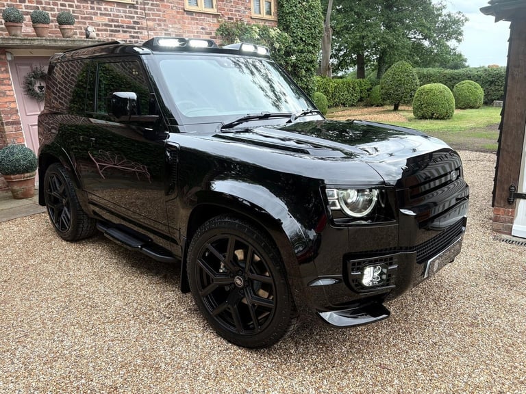 2025 Land Rover Defender 2025 3.0 D250 Hard Top X-Dynamic SE Auto PANEL VAN Diesel Automatic