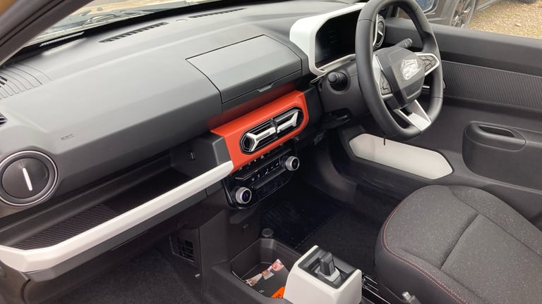 2025 Dacia Spring 27kWh Expression 65 48kW 5dr Auto Electric Hatchback Hatchback Electric Automatic