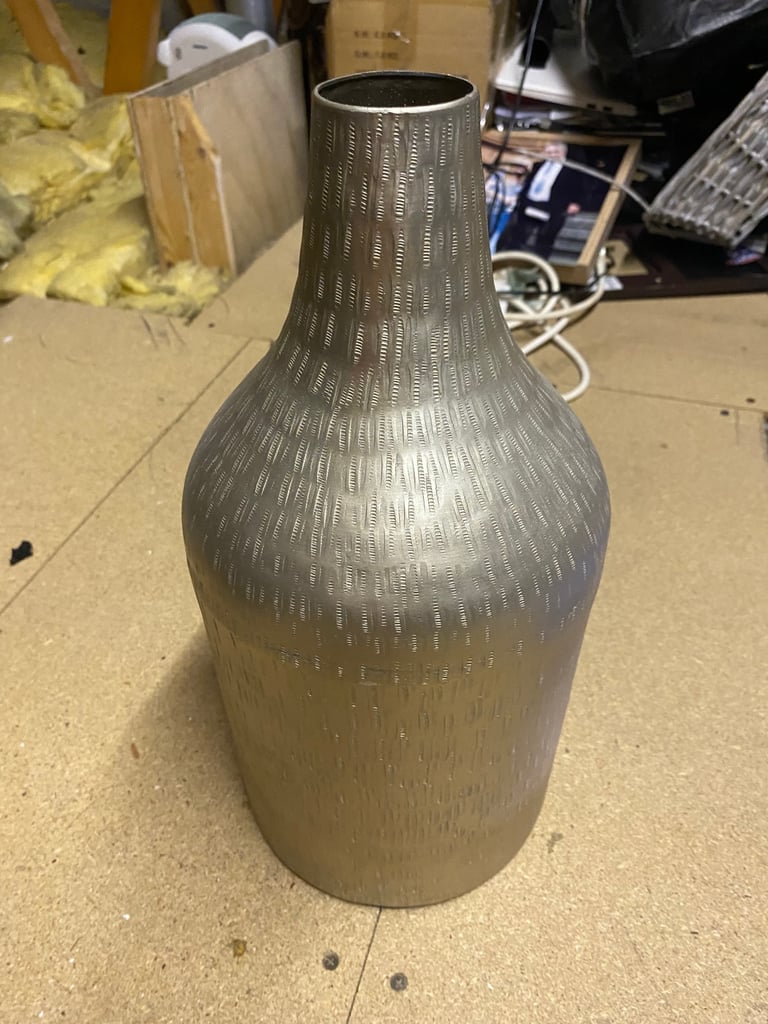 image for X2 Vases collect asap 