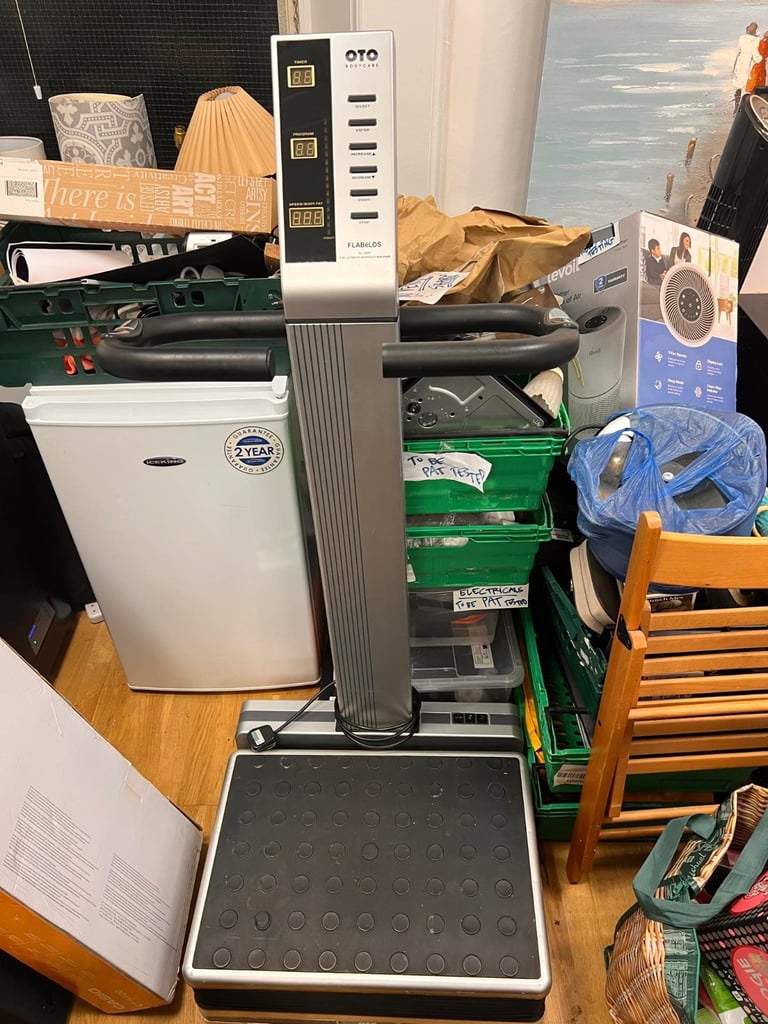 image for Oto Body Flabelos FL-3000 Whole Body Vibration Workout Machine with Power Plate