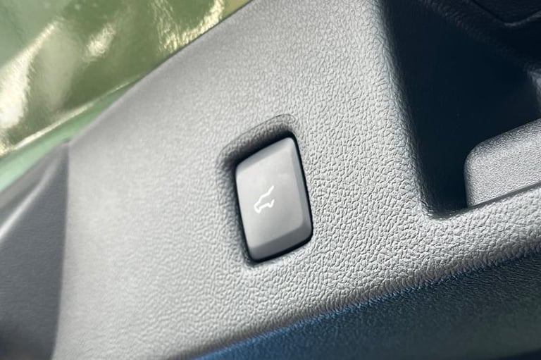 2024 Ford Kuga 2.5 PHEV Active 5dr CVT - **PANORAMIC SUNROOF - POWER TAILGATE - DOOR EDGE Estate ...