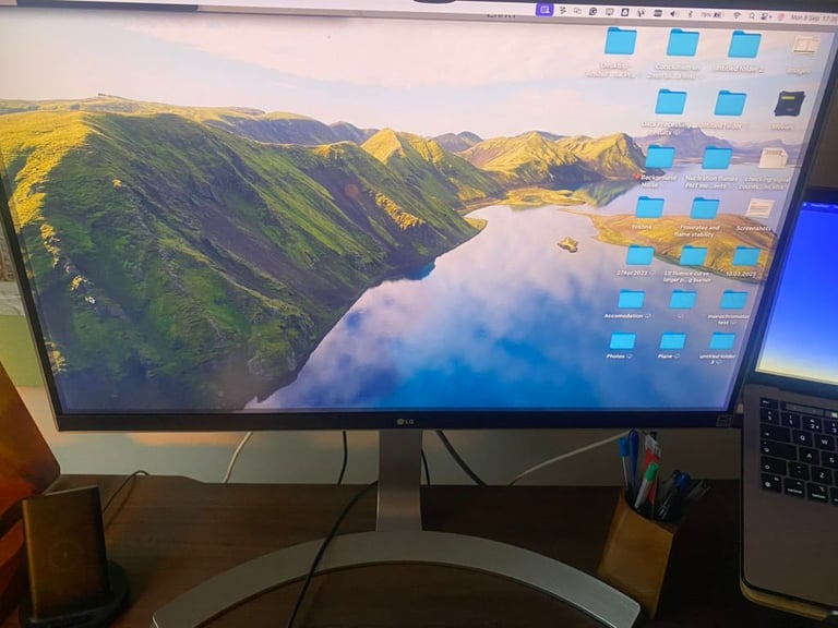 image for LG monitor (LG 27UD88-W 27 inch Widescreen IPS LED 4K Monitor USB-C)