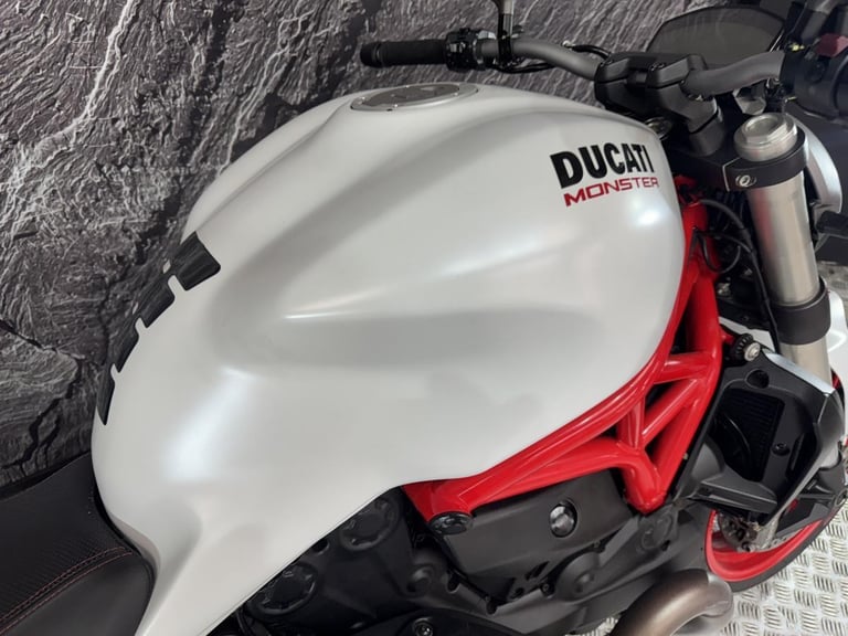 DUCATI MONSTER 821 2014