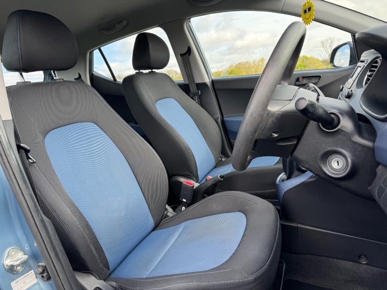 LOW MILEAGE + 2 KEYS