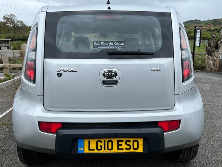 KIA SOUL 1.6 CRDi 2 5dr Silver Lovely Value Family motoring