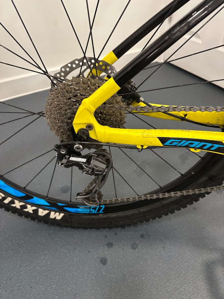 Giant fathom large frame mountain bike 