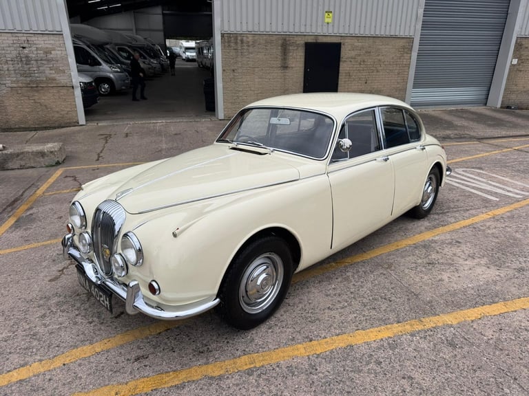 image for Daimler V8 250 AUTOMATIC 