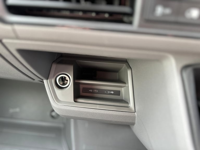 25 Reg,VW,Crafter,,L2H2,Commerce,Business RWD, MWB,Air-Con,Utility,Workshop,Van