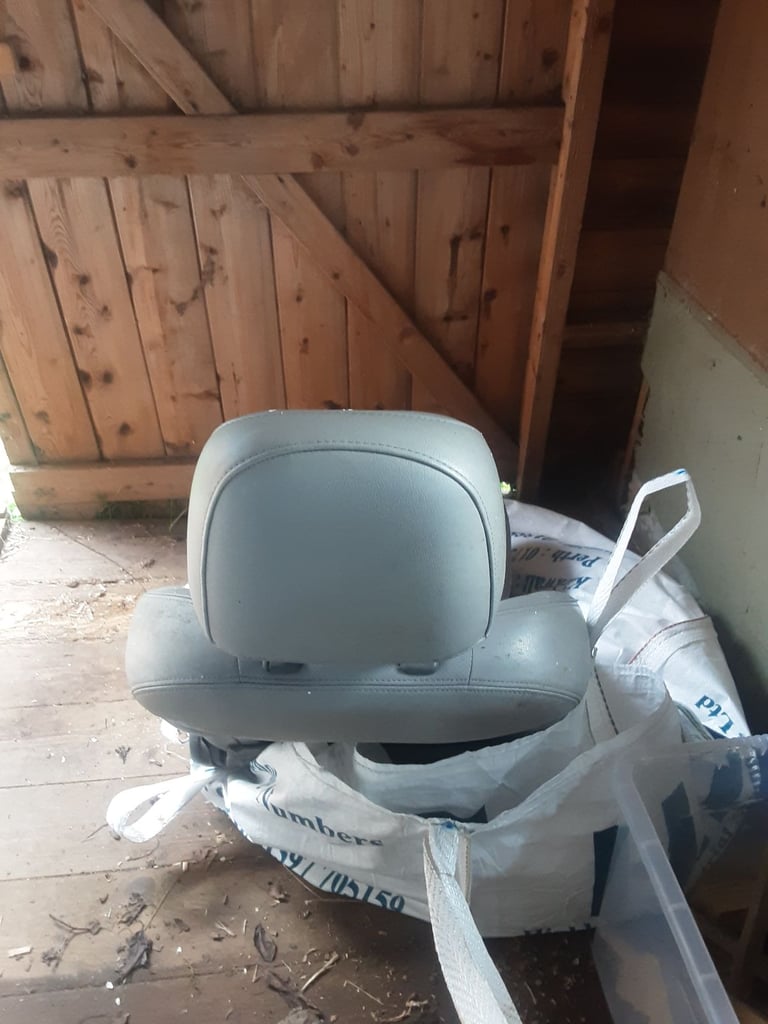 Tractor seat 