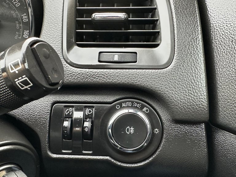 2010 Vauxhall Insignia 2.0 CDTi ecoFLEX Exclusiv Nav Sports Tourer Euro 5 5dr ESTATE Diesel Manual