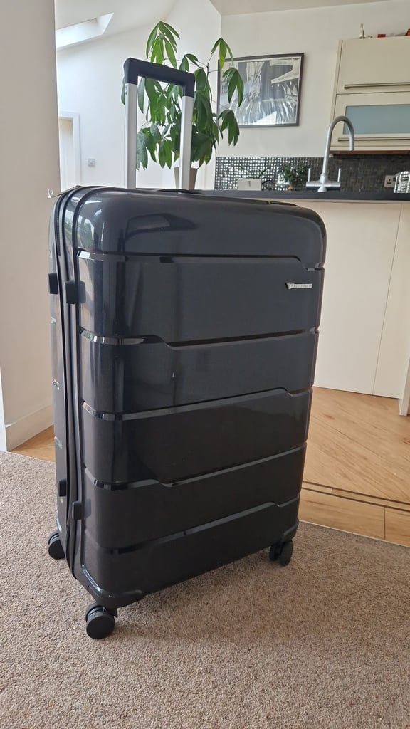 Black Suitcase Large ! used once Like Brand new 