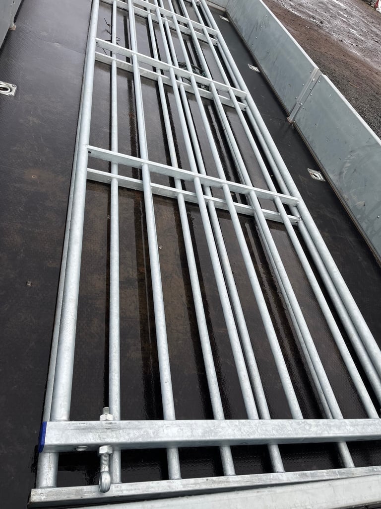 Field gates 