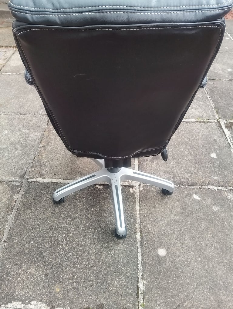 Free Chair