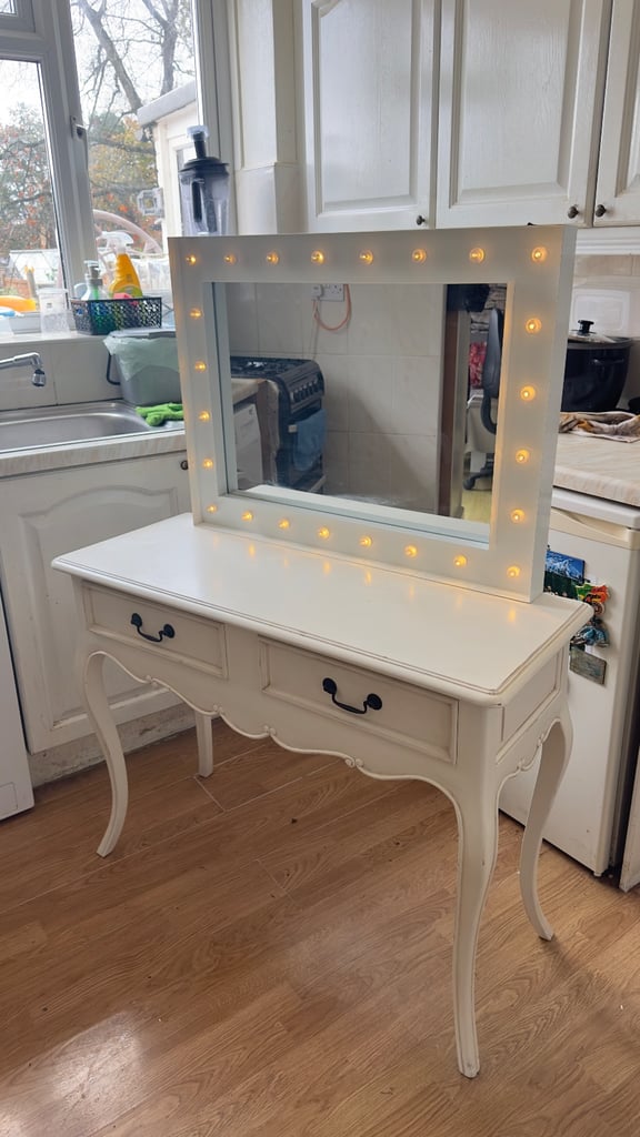 French dressing table 