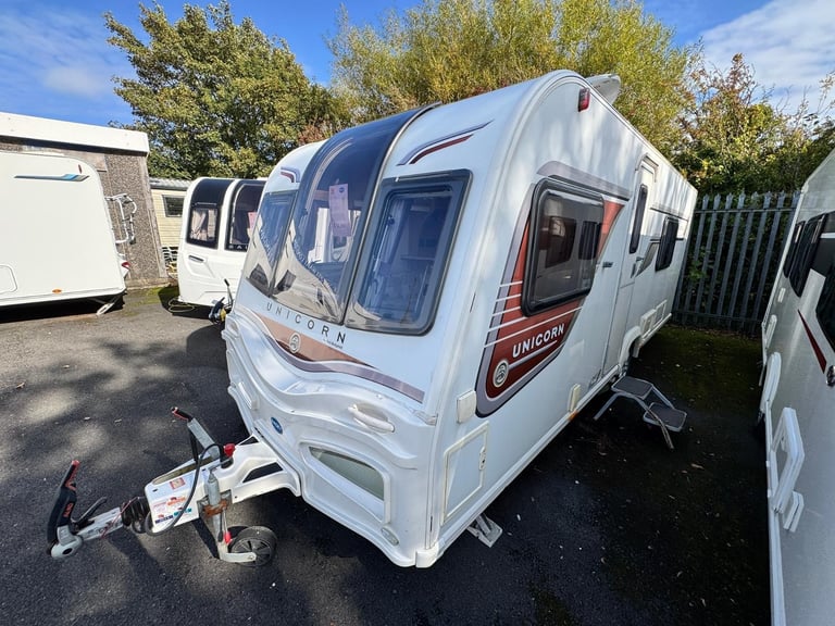 BAILEY UNICORN VALENCIA 2014 MODEL 4 BERTH FIXED BED TOURING CARAVAN