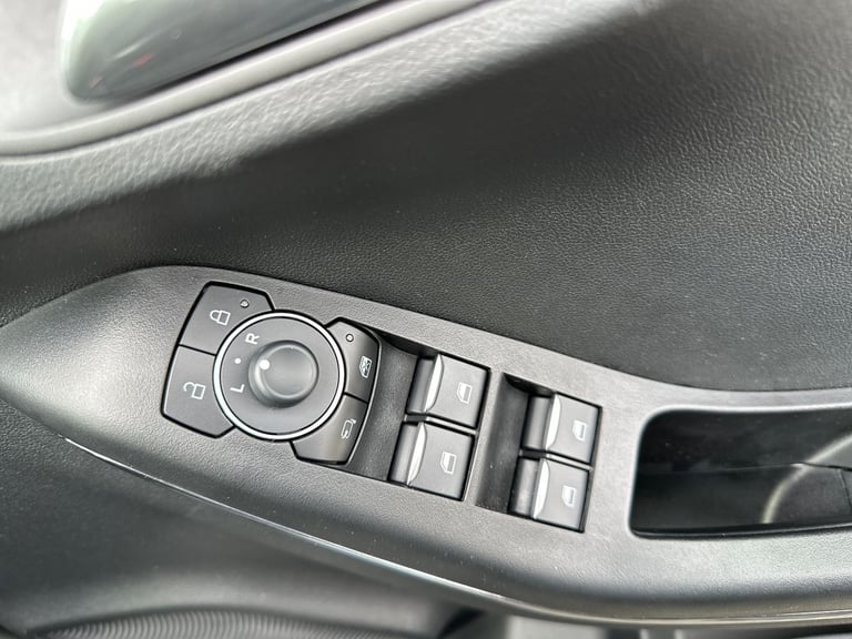 2023 Ford Puma 1.0 EcoBoost Hybrid mHEV ST-Line 5dr DCT HATCHBACK PETROL Automatic