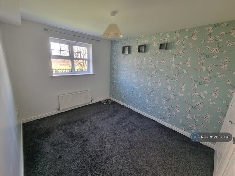2 bedroom flat in Sycamore Chase, Pudsey, LS28 (2 bed) (#2634328)
