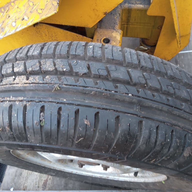 Digger and trailer with ramp and winch, new 13hp engine, spooler and pipes
