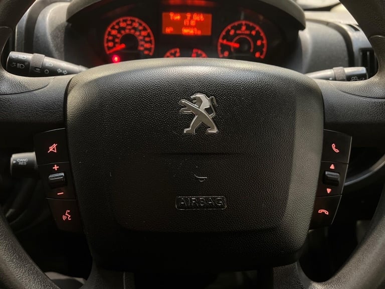 2018 Peugeot Boxer 2.0 BlueHDi 335 Professional L3 H2 Euro 6 5dr PANEL VAN Diesel Manual