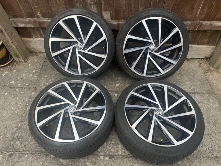 Genuine Volkswagen VW Golf R 19” Spielberg Alloy Wheels Set of 4