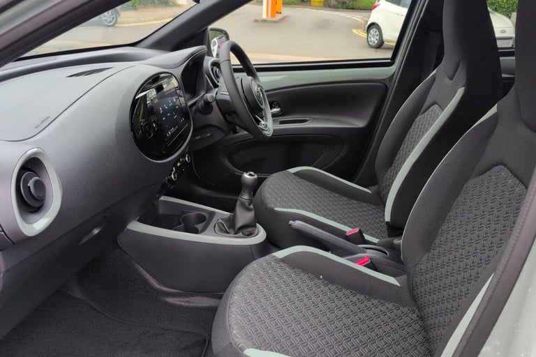 2025 Toyota Aygo X 1.0 VVT-i Edge 5dr HATCHBACK PETROL Manual