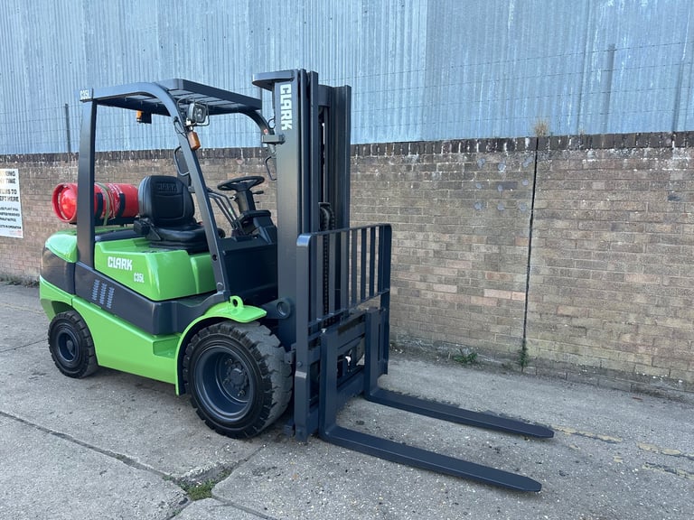 2013 Clark 3.5t gas forklift, container spec triple mast 