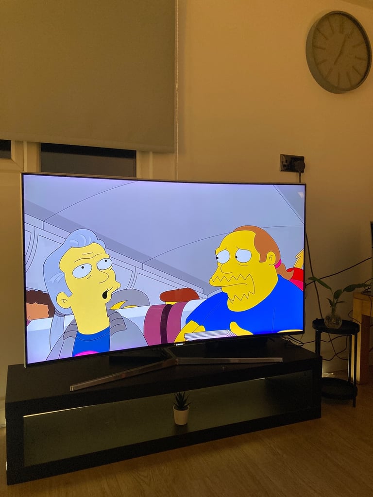 image for Samsung UE49KS9000, a 49-inch curved SUHD (