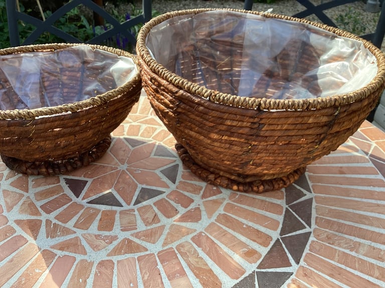 SET OF THREE WOVEN GRASS INDOOR OUTDOOR PLANTERS BOWL FLOWER POT COVERS