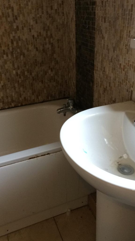 3 Bedroom Semi detached house TO LET