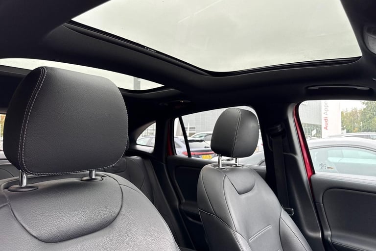2022 Mercedes-Benz GLA 1.3 GLA250e 15.6kWh Exclusive Edition (Premium Plus) SUV 5dr Petrol Plug-i...