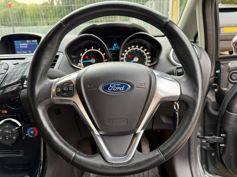 2015 Ford Fiesta 1.25 Zetec Euro 6 5dr HATCHBACK Petrol Manual