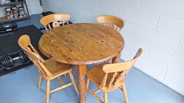 image for Pine 4-person Dining Table and Chairs set