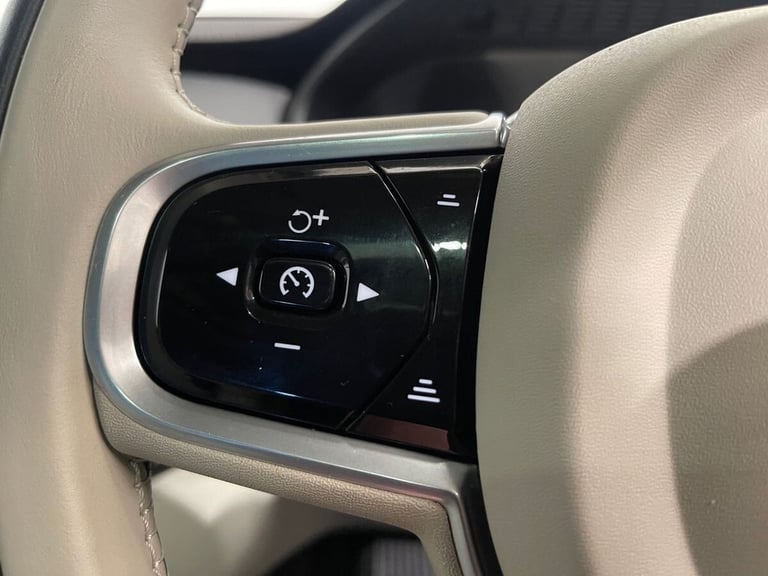 2021 Volvo XC90 2.0h T8 Twin Engine Recharge 11.6kWh Inscription Pro SUV 5dr Petrol Plug-in ESTAT...