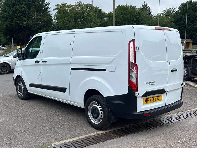 FORD TRANSIT CUSTOM 2.0 340 A/C LWB + Â?14,975 Plus VAT +