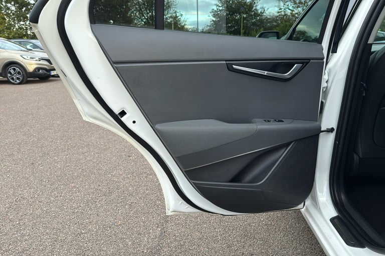  Kia Niro Electric 64.8kwh 4 Suv 5dr Electric Auto 201 Bhp Electric