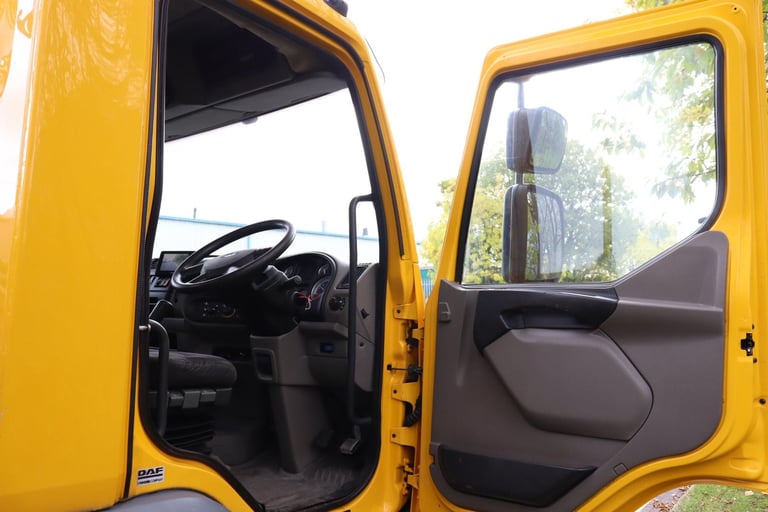 DAF LF45 160 4X2 HIAB XS 055 CRANE DROPSIDE (2009)