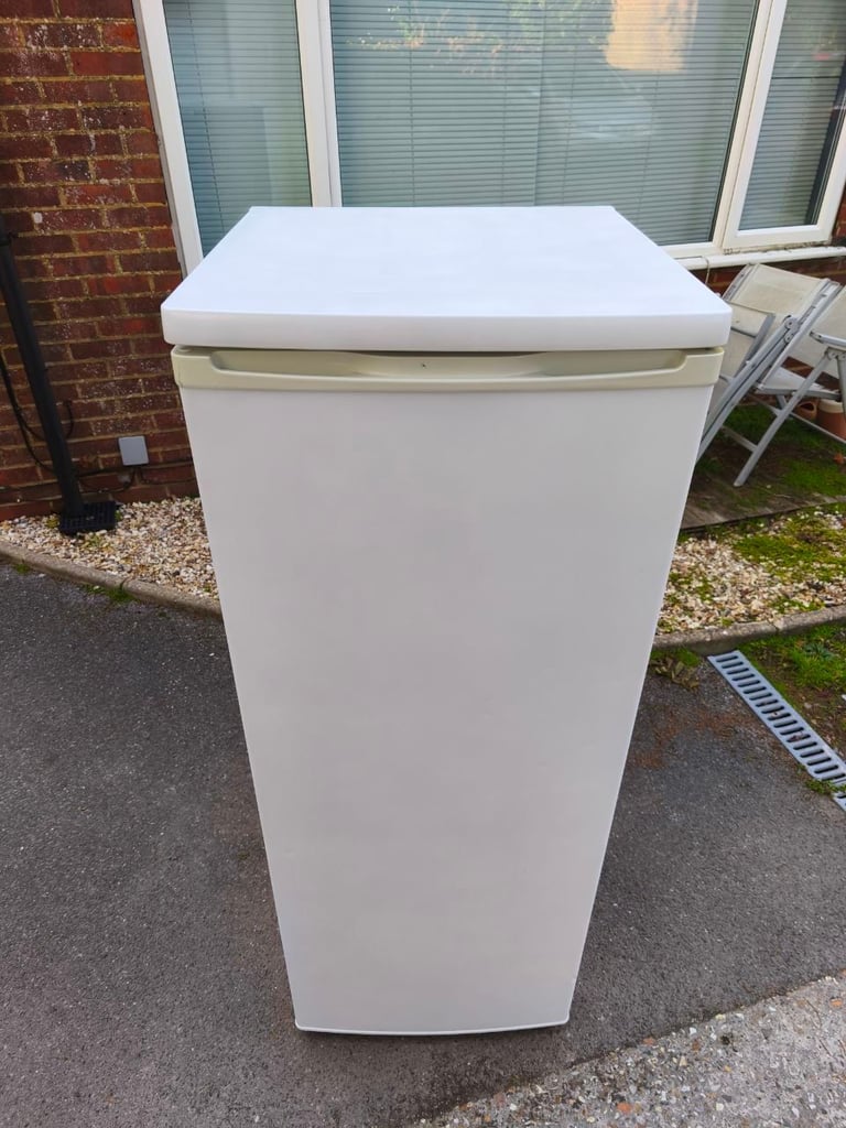 Fridge Refrigerator CURRYS 143 cm* A+ Class