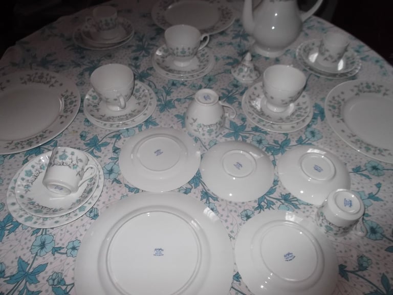 Dinner Service Plates Side Plates Cup Saucers Bone China
