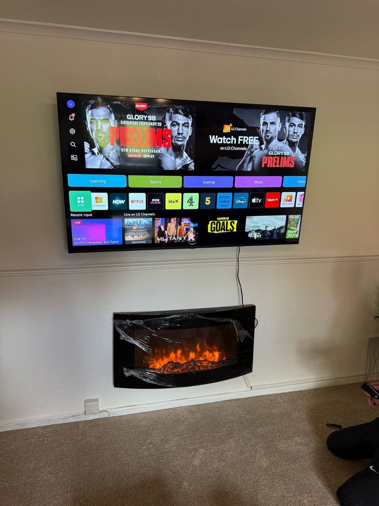 Curved electric fire with remote 