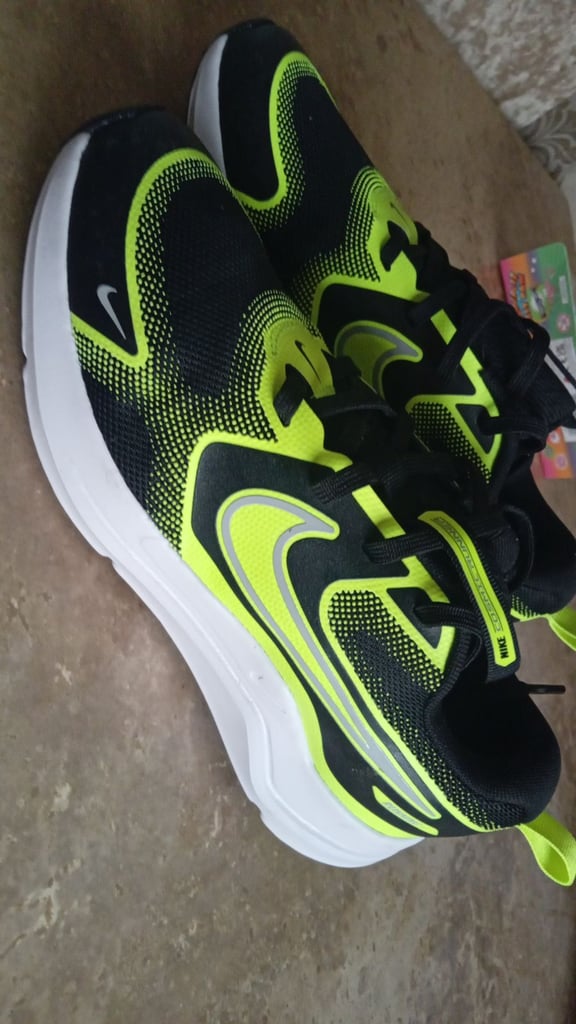 image for Nike cosmic runners 