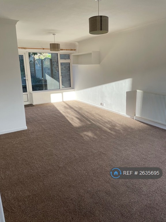 3 bedroom house in Shelbourne Road, Stratford-Upon-Avon, CV37 (3 bed) (#2635695)