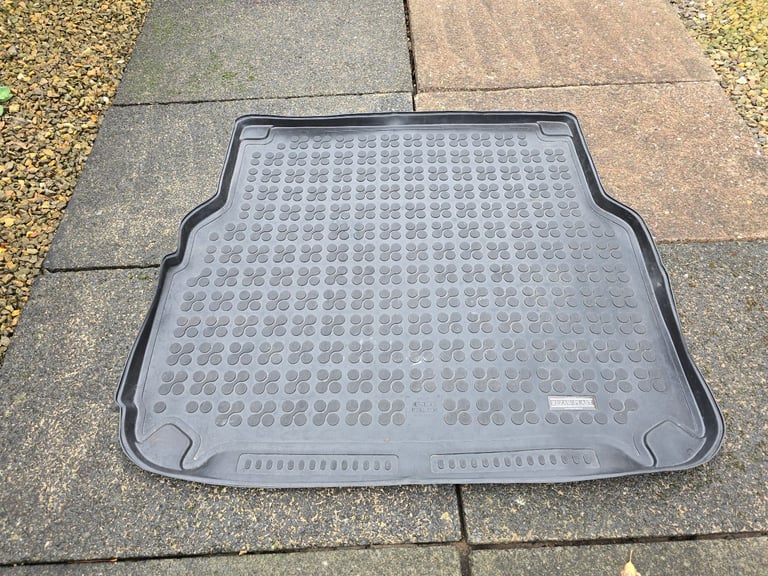 Mercedes C-Class Estate rubber boot liner mat W204