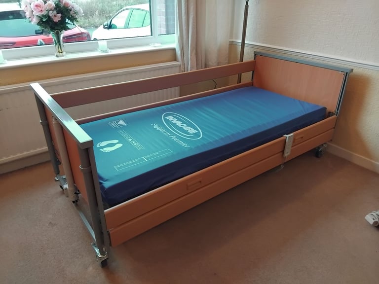Invacare Medley Ergo Profiling electric hospital bed, With Mattress