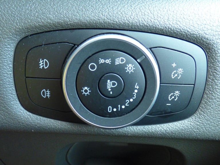 FORD TRANSIT 2.0 Transit Trend Van 350 L2 2.0L EcoBlue 130PS FWD 6 Speed Manual