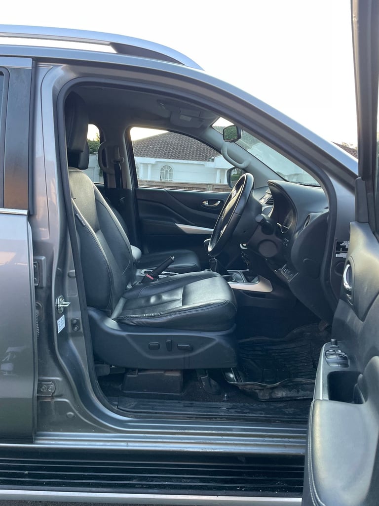 2020 nissan Navara 2.3 low miles