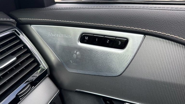 2021 Volvo XC90 Recharge R-Design Pro, T8 AWD plug-in hybrid, 7 Seats Estate Petrol Parallel PHEV...
