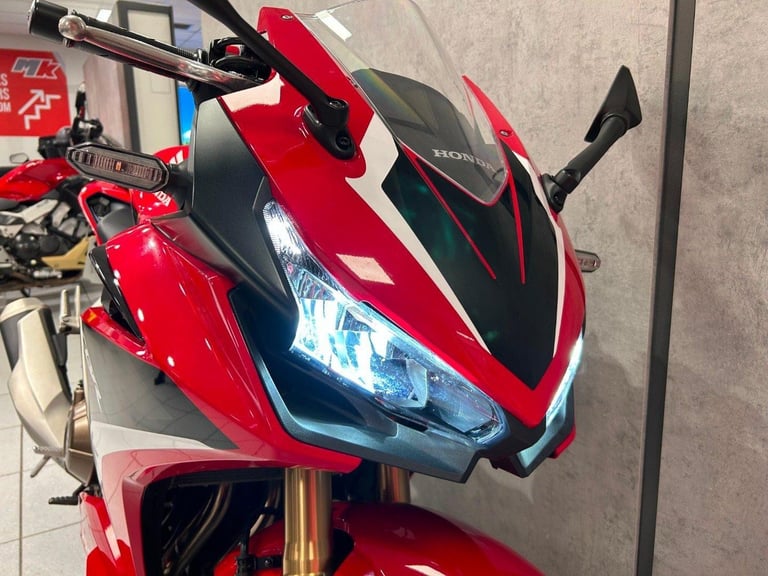 2024 Honda CBR500R - 2276 miles - 1 OWNER!